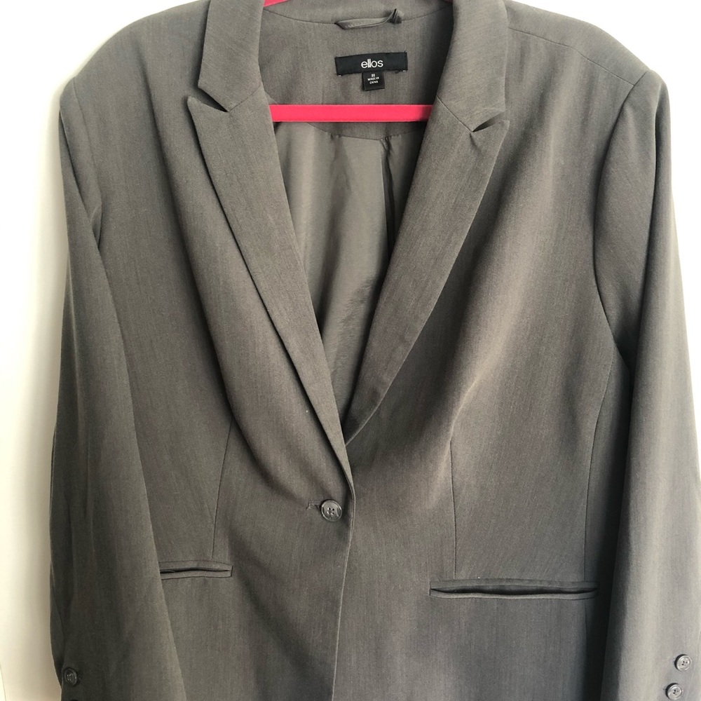 Blazer - Picture 2 of 2